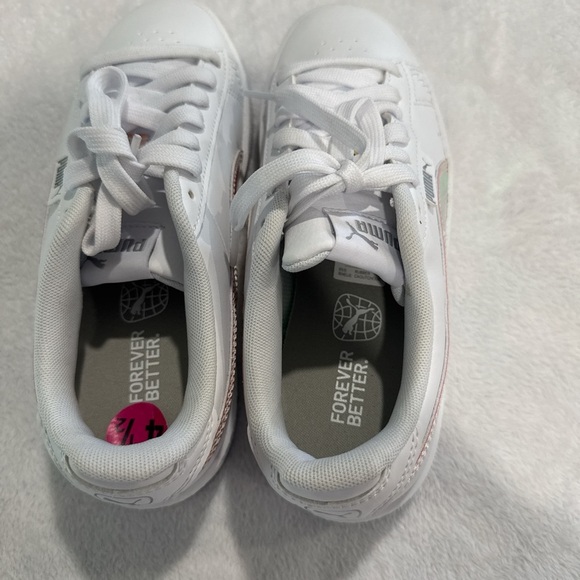 NWT Puma Kids Sneakers White with Rainbow Accents size 4.5 - Picture 3 of 11